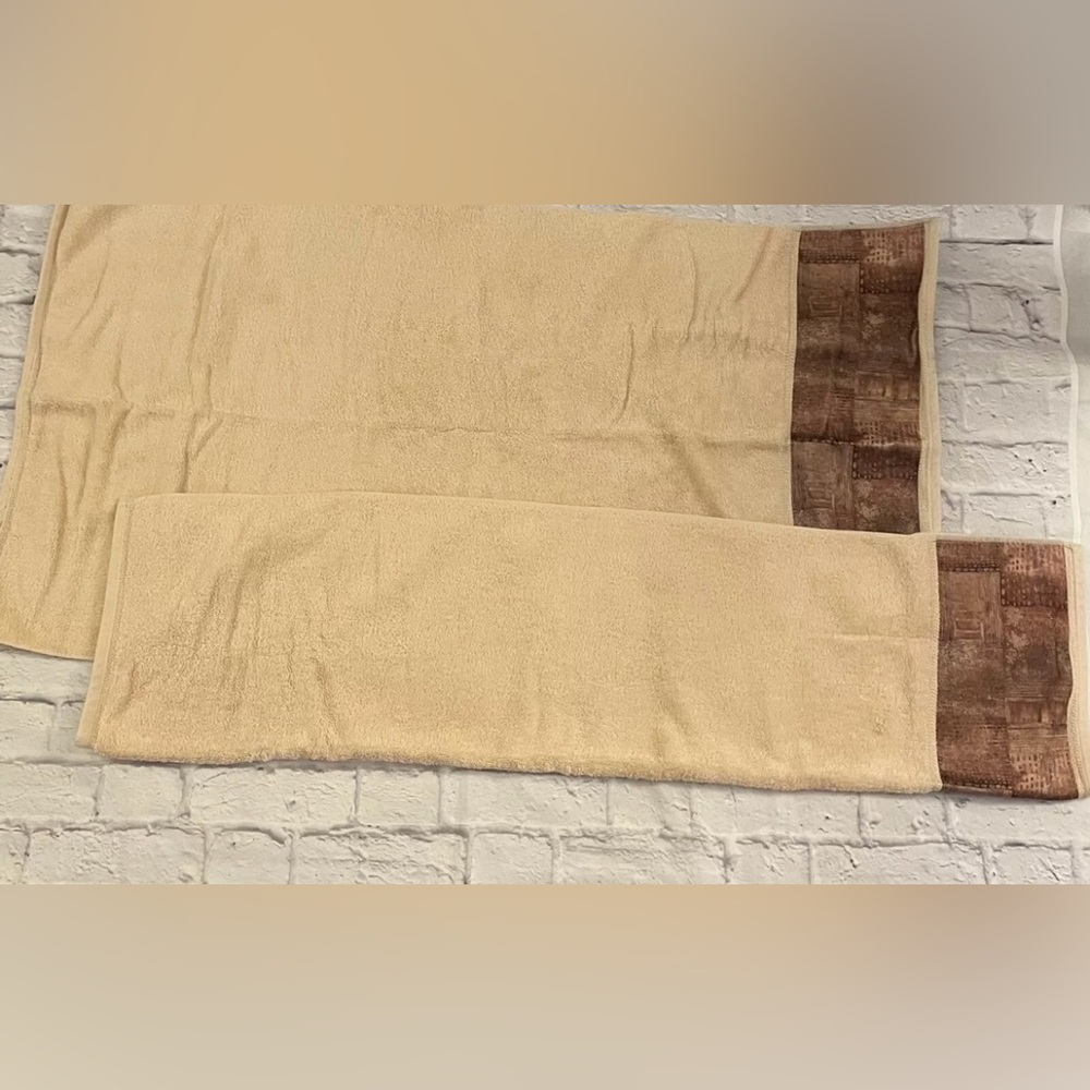 CROSCILL Cream Brocade Gold Decorative Hand Towels 25x 45" Set Of 2